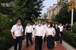 廊坊市委書記王立彤蒞臨燕達金色年華健康養護中心考察調研